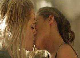 Eliza Taylor & Alycia Debnam-Carey - Lesbian in The 100 (No Music) Sex Scene