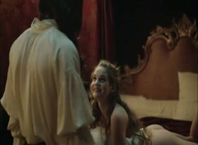 Noemie Schmidt - Versailles (2015) s01e03-04 Sex Scene