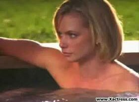 Jaime Pressly and Tiffani Amber Thiessen Sex Scene