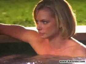 Jaime Pressly and Tiffani Amber Thiessen Sex Scene