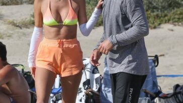 Alessandra Ambrosio & Richard Lee Play Volleyball with Friends in Santa Monica (52 Photos)