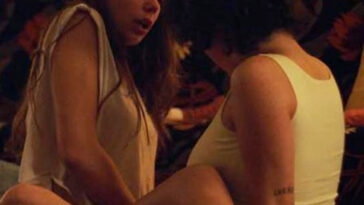 Alia Shawkat & Laia Costa Lesbian Scissoring in 'Duck Butter'