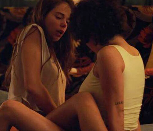 Alia Shawkat & Laia Costa Lesbian Scissoring in 'Duck Butter'