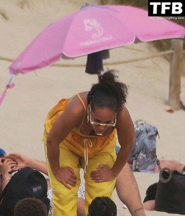 Alicia Keys Enjoys a Beach Day with Family While Vacationing in Formentera (37 Photos)