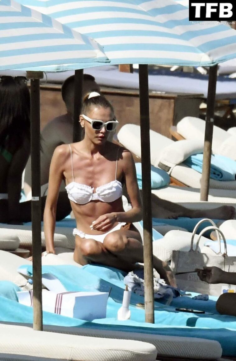 Alina Baikova Shows Off Her Sexy Figure on Holiday in Greece (44 Photos)