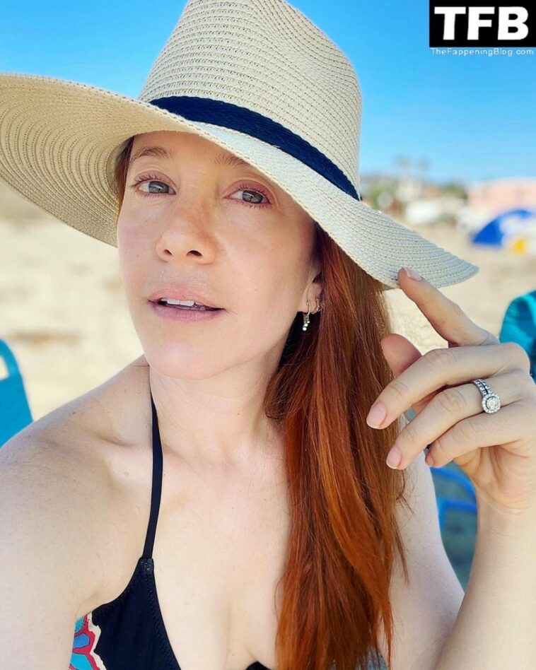 Amy Davidson Sexy Collection (14 Photos + Videos)