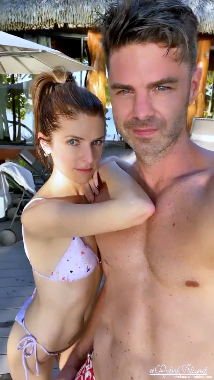 Anna Kendrick Looks Sexy in a Bikini (5 Pics + Video)