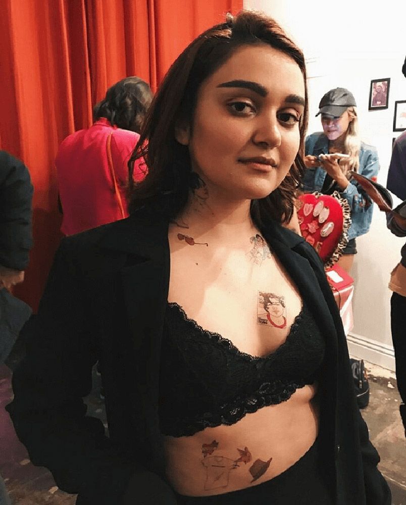 Ariela Barer Sexy (43 Photos)