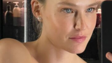 Bar Refaeli Topless (1 Photo)