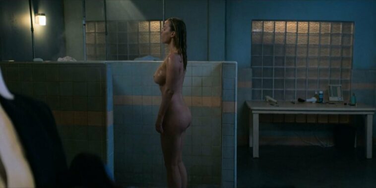 Betty Gilpin Naked – Glow (3 Pics + GIF & Video)