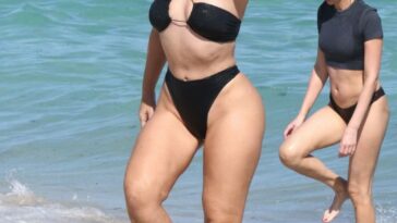 Bianca Elouise Flaunts Her Sensational Beach Body in a Bikini (24 Photos)