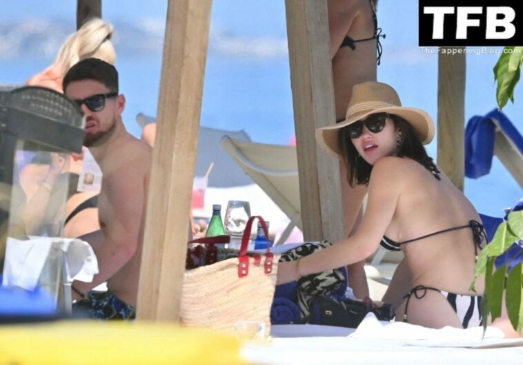 Catherine Harding & Jorginho Frello Enjoy a Day on the Beach in Marbella (14 Photos)