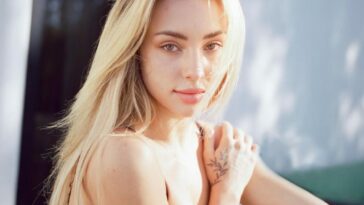 Charly Jordan Sexy & Topless (6 Photos)