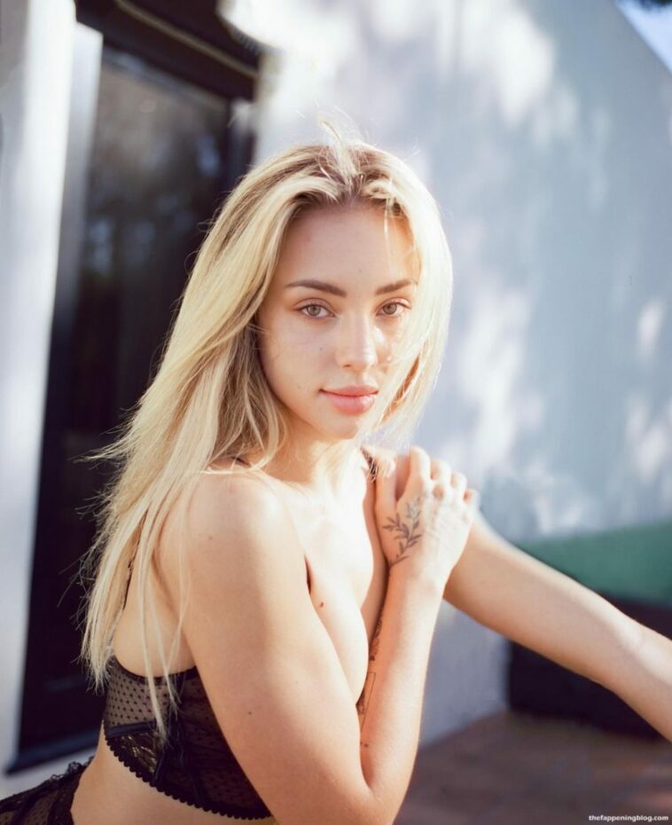 Charly Jordan Sexy & Topless (6 Photos)