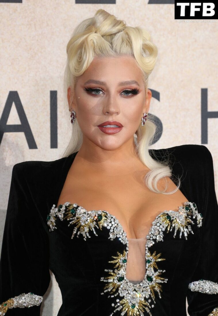 Christina Aguilera Displays Nice Cleavage at the amfAR Gala Cannes 2022 in Cap d’Antibes (79 Photos)