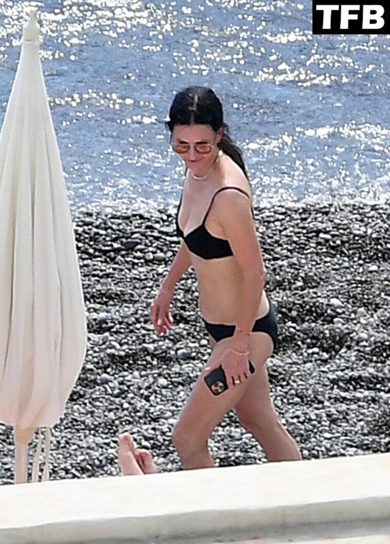 Courteney Cox Enjoys the Summer Holiday with Johnny McDaid in Positano (63 Photos)