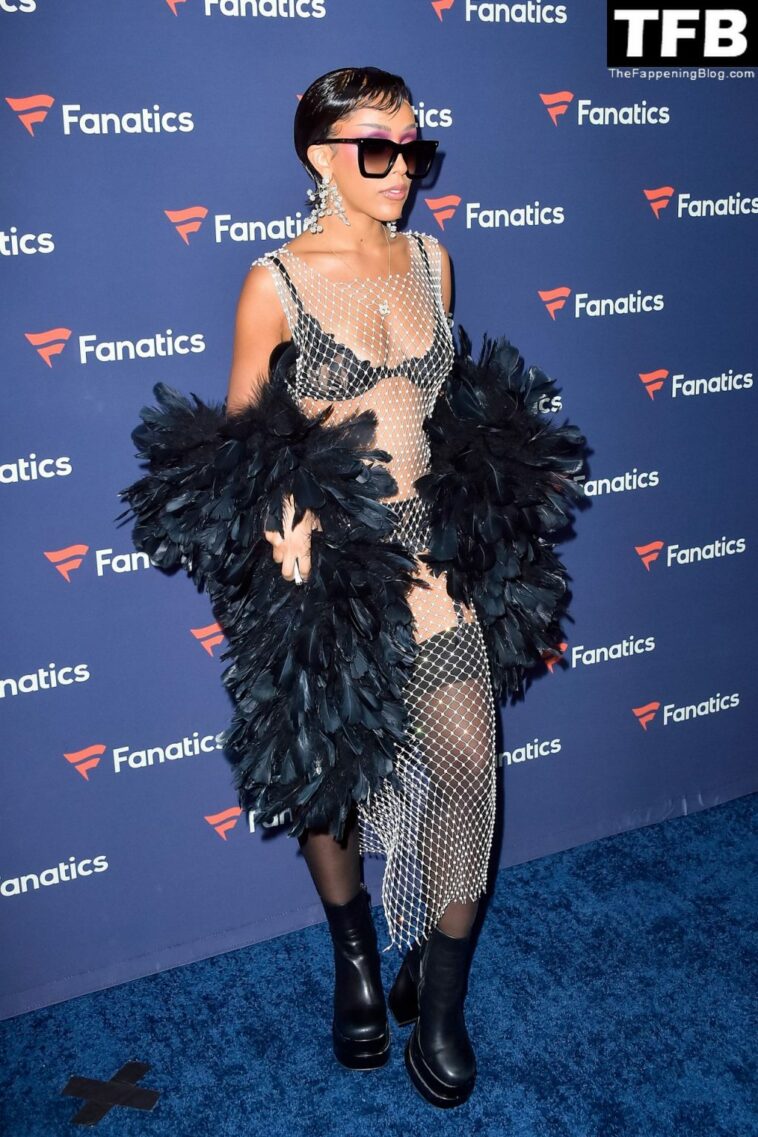 Doja Cat Flashes Her Areolas at Michael Rubin’s 2022 Fanatics Super Bowl Party (88 Photos)