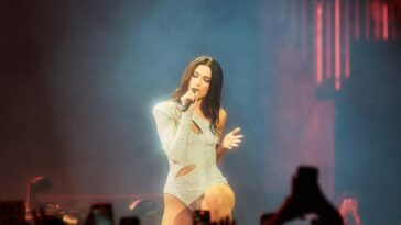 Dua Lipa Looks Hot on Stage During Her Future Nostalgia Tour (14 Pics + Video)