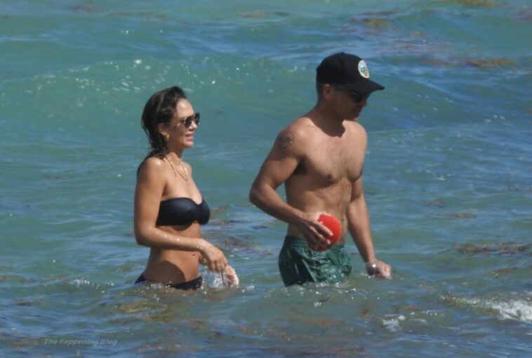 Jessica Alba Soaks Up the Sun in Miami with Her Husband Cash Warren (85 Photos)