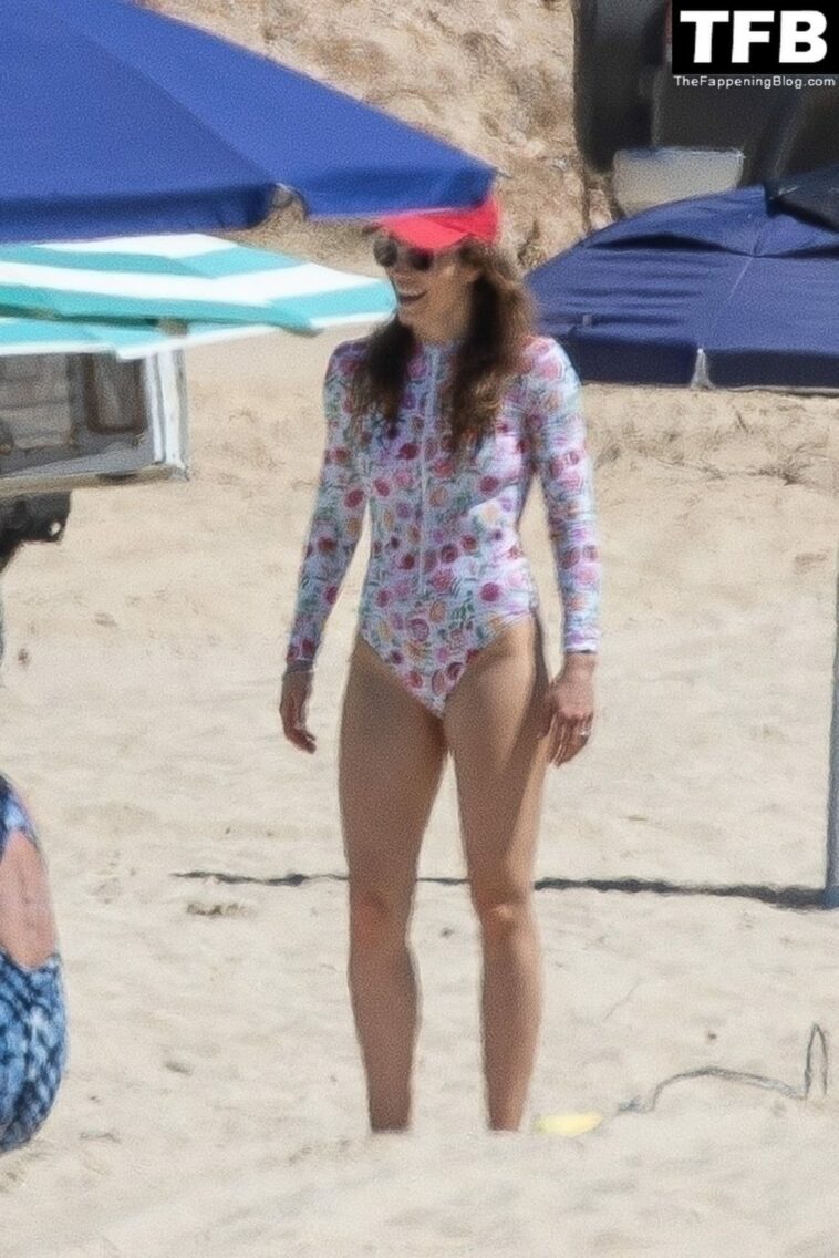 Jessica Biel Shows Off Her Sexy Figure on the Beach in Mexico (26 Photos)