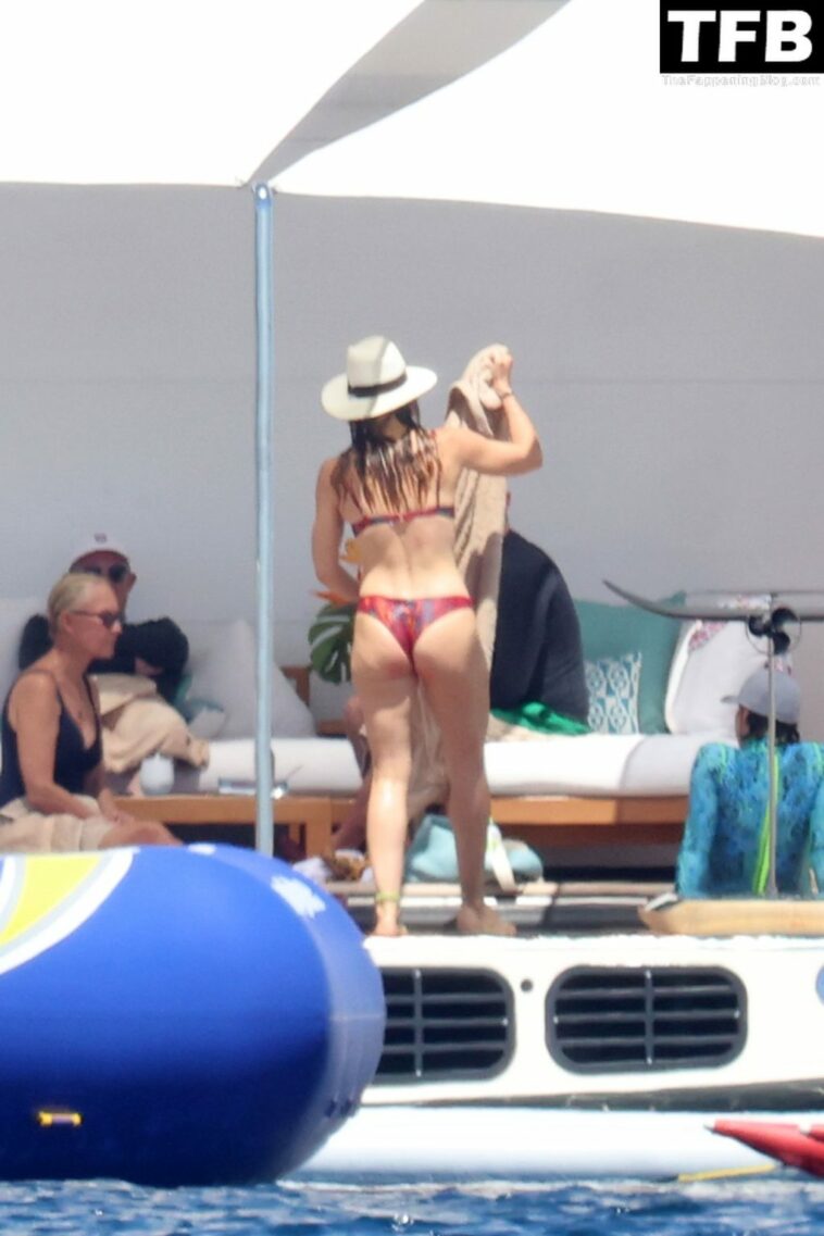 Jessica Biel Flaunts Her Sexy Butt While on Vacation in Italy (70 Photos)