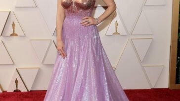 Jessica Chastain Looks Stunning at the 94th Annual Academy Awards (13 Photos)