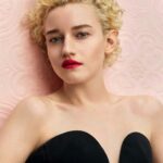 Julia Garner Nude & Sexy Collection (60 Photos + Videos)