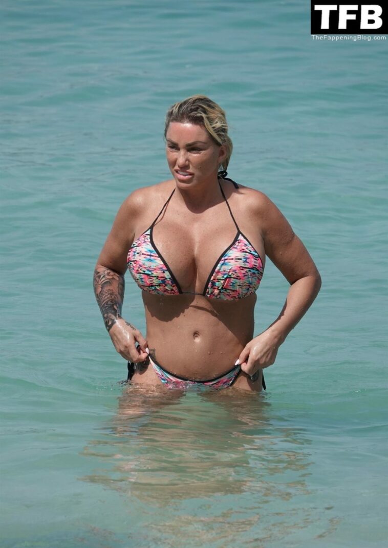 Katie Price Shows Off Her Sexy Boobs on the Beach in Thailand (37 Photos)