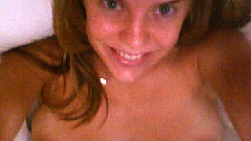 Actress Kelli Garner NUDE & Hot LEAKED Photos [New 15 Pics]