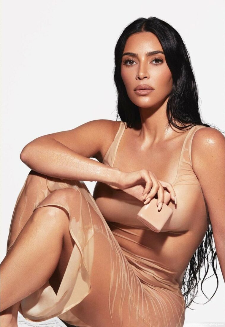 Kim Kardashian Hot (4 New Pics)