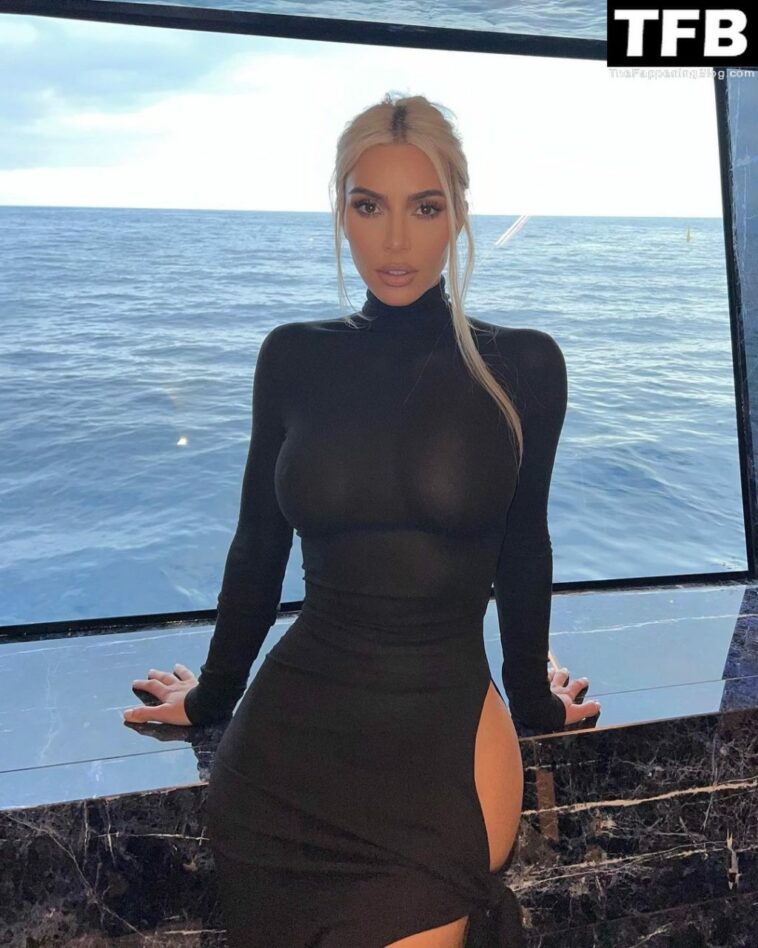 Kim Kardashian Shows Off Her Sexy Tits & Legs (3 Photos)