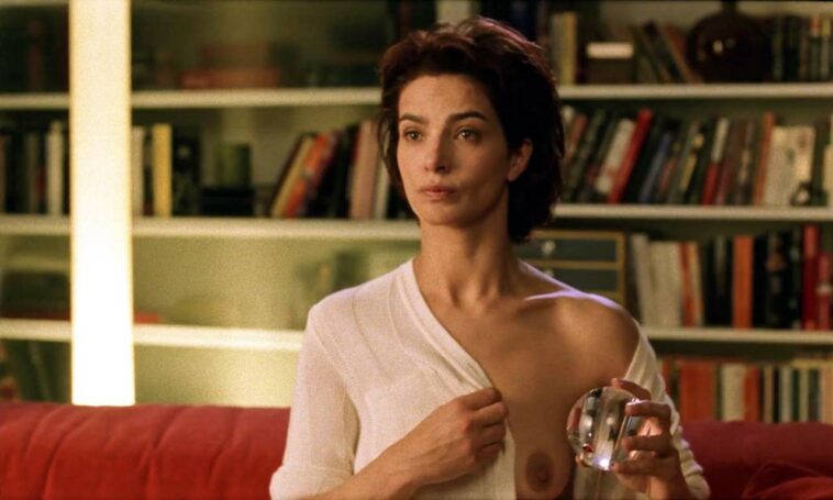 Laura Morante Boobs Scene from 'La mirada del otro'