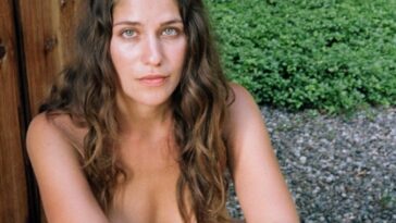 Lola Kirke Nude (14 Photos)