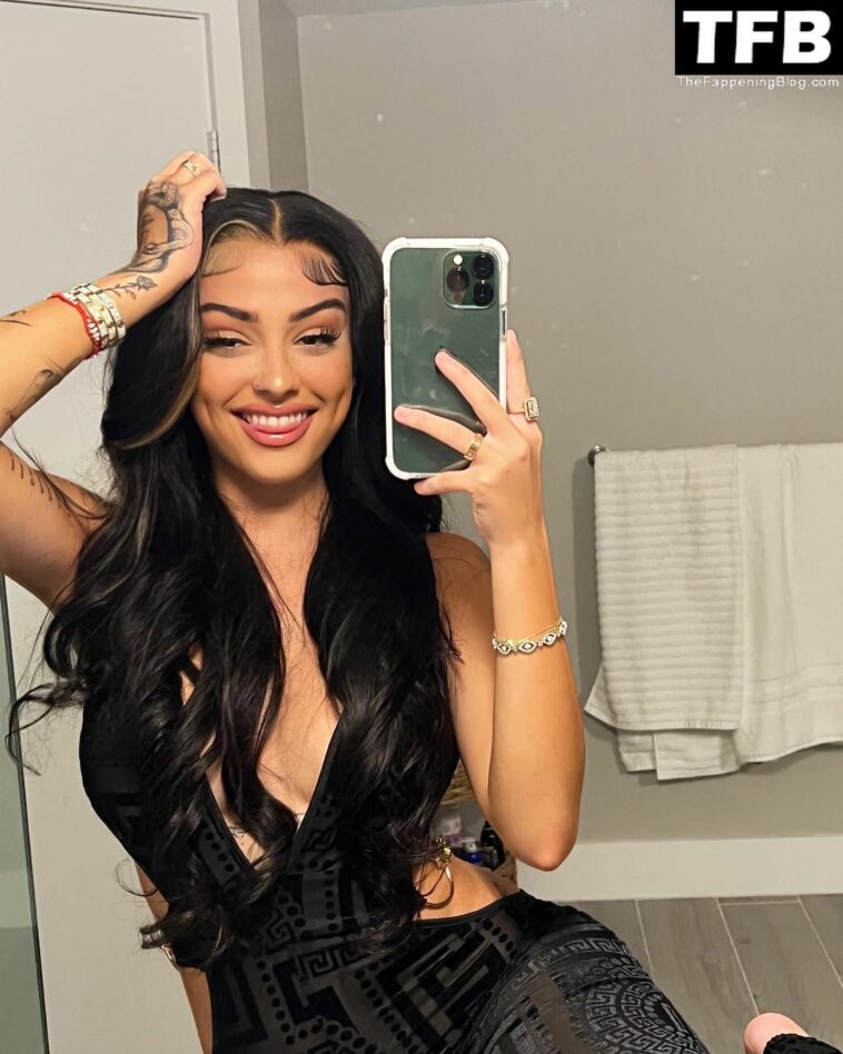 Malu Trevejo Sexy (7 Photos)