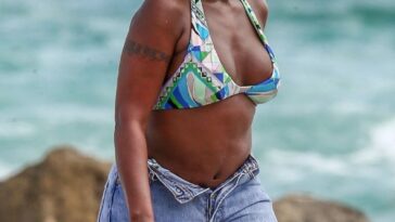 Mary J. Blige Relaxes in a Bikini on the Beach in Miami (67 Photos)