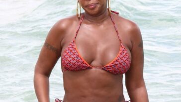 Mary J. Blige Shows Her Curves in a Bikini Relaxing on the Beach in Miami (83 Photos)