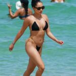 Mikalah Styles & Terrence J Relax at the Beach with Friends in Miami (22 Photos)