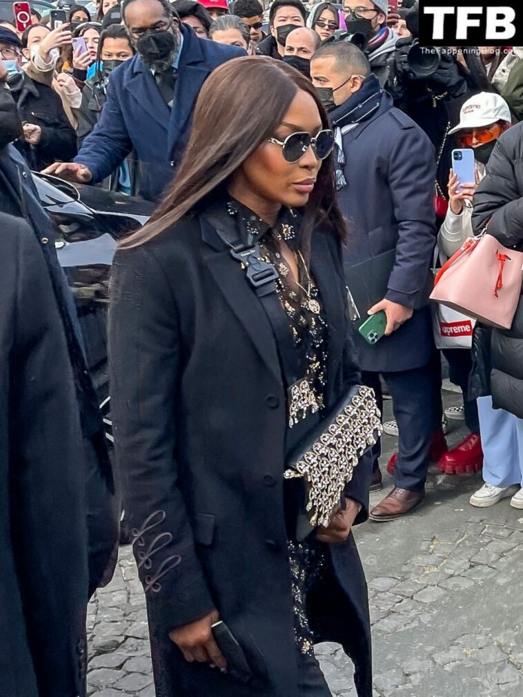 Naomi Campbell Flashes Her Nude Tits as She Attends the Dior Homme Show (108 Photos)