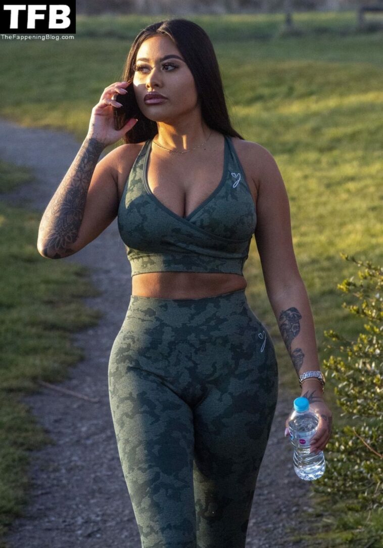 Nikita Jasmine Shows Off Her Ample Cleavage in a Camouflage Exercise Outfit (10 Photos)