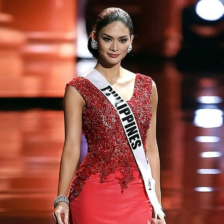 Miss Universe Pia Wurtzbach Almost Nude Shows Her Body In Bikini!