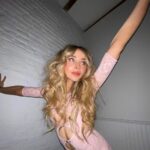 Sabrina Carpenter Looks Sexy in Pink (3 Photos)