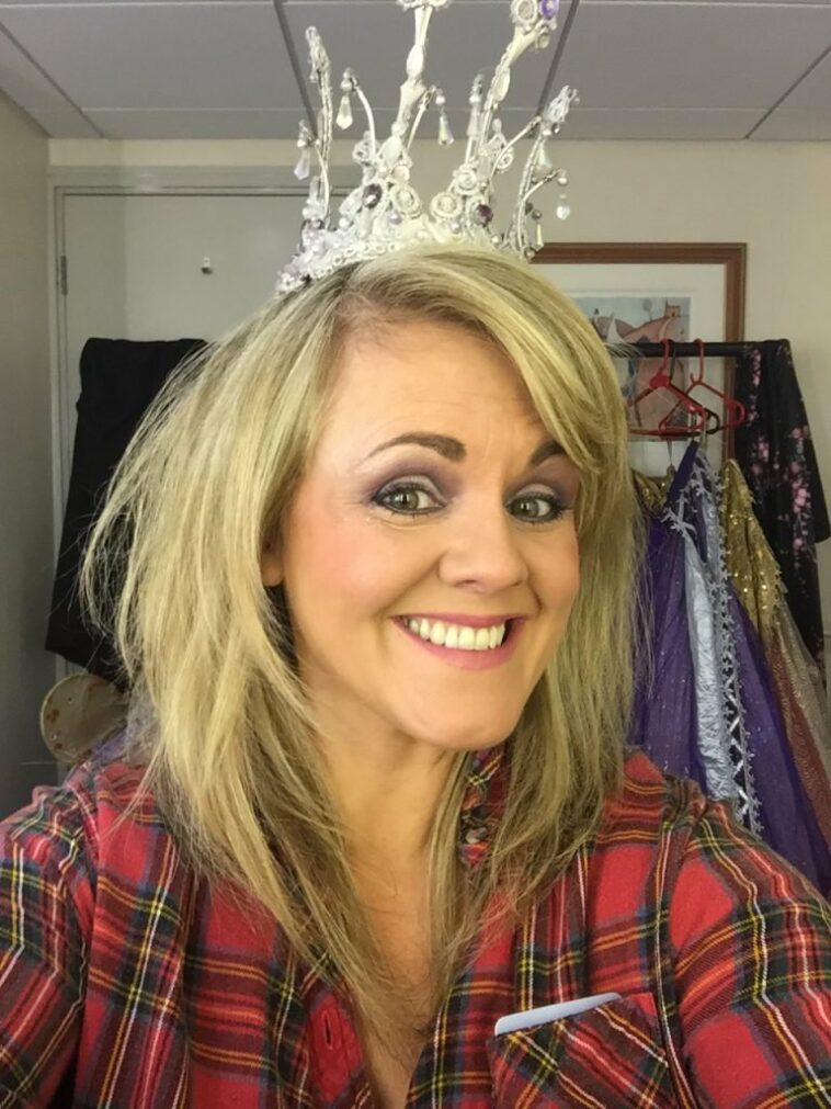 Sally Lindsay Leaked (6 Photos)