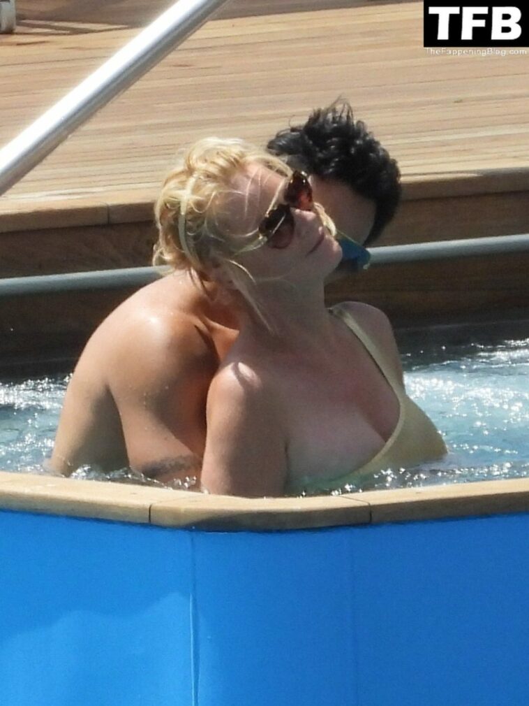 Sandra Lee Gets Up Close and Personal with Ben Youcef Poolside in Cernobbio (56 Photos)