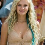 Sara Paxton Sexy (4 Photos)