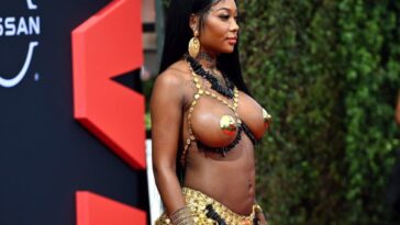 Summer Walker Flaunts Her Big Boobs at the 2022 BET Awards in LA (17 Photos)