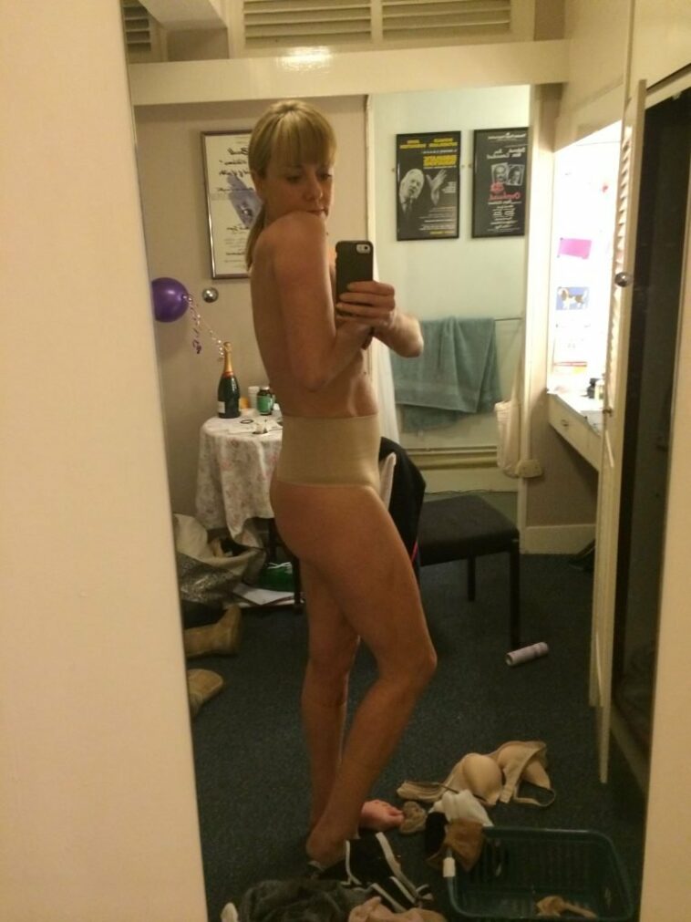 Tamzin Outhwaite Leaked (7 Photos)