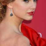 Taylor Swift’s Nipple (2 Nude Photos)