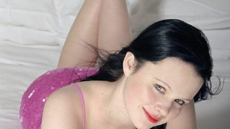 Thora Birch Sexy Collection (17 Photos)