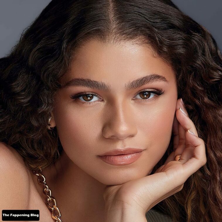 Zendaya Sexy (8 Photos)