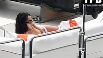 Zoe Kravitz Goes Topless While Enjoying a Summer Holiday on a Luxury Yacht in Positano (12 Photos)